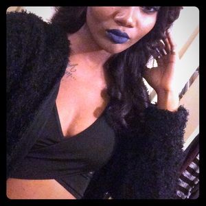 Elastic criss cross crop top