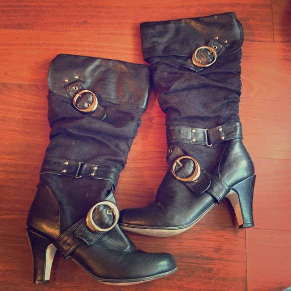 Shoes - Mid calf casual black boot!