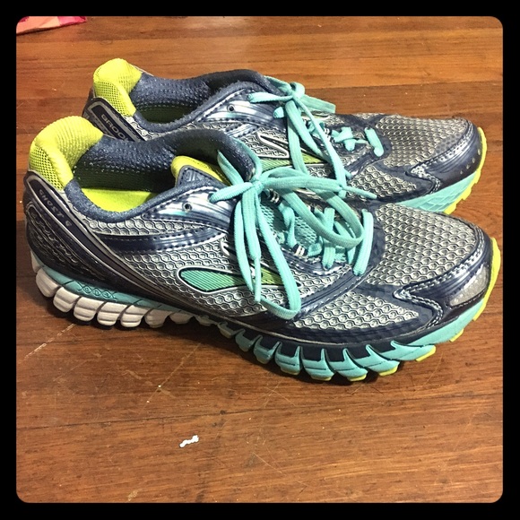 Women's Brooks Ghost running shoes 8.5