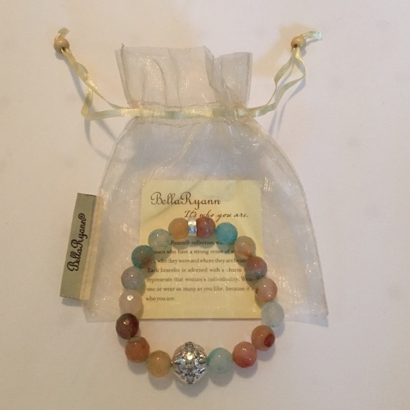 ❤Bella Ryann Crown Jewel bracelet❤