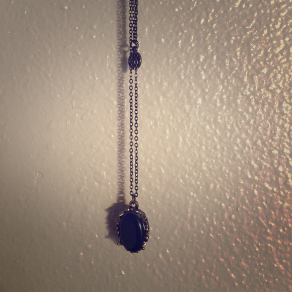 Brandy Melville Jewelry - Brandy Melville pendant necklace