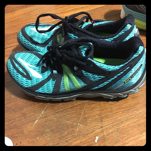 Brooks women's running shoes size 8