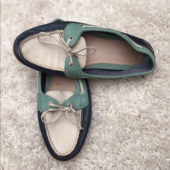 Blue sperry's
