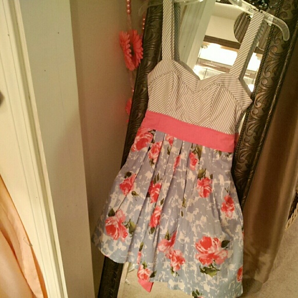 Free w/purchase Jodi Kristopher dress - Picture 1 of 4