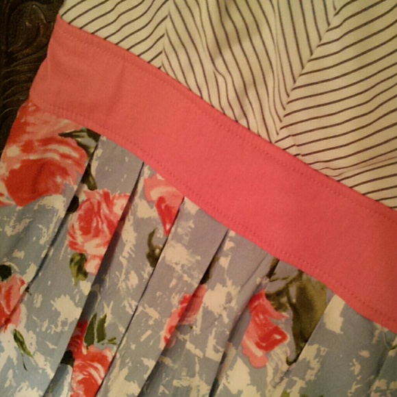 Free w/purchase Jodi Kristopher dress - Picture 2 of 4