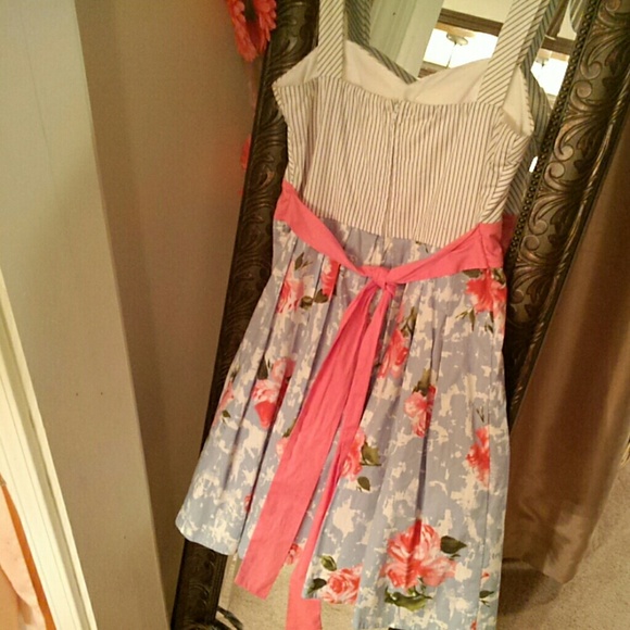 Free w/purchase Jodi Kristopher dress - Picture 3 of 4