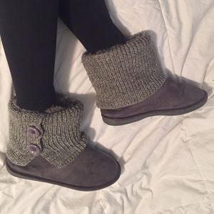 Grey boots