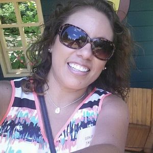 Meet your Posher, Leslie