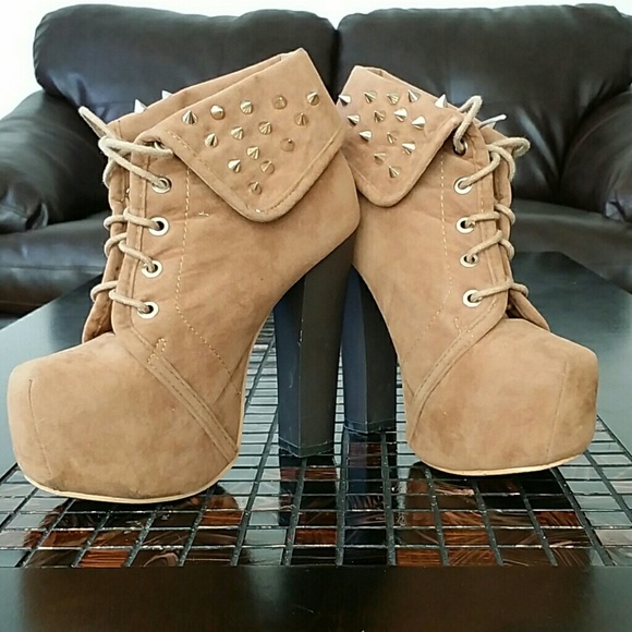 Suede boots - Picture 3 of 3