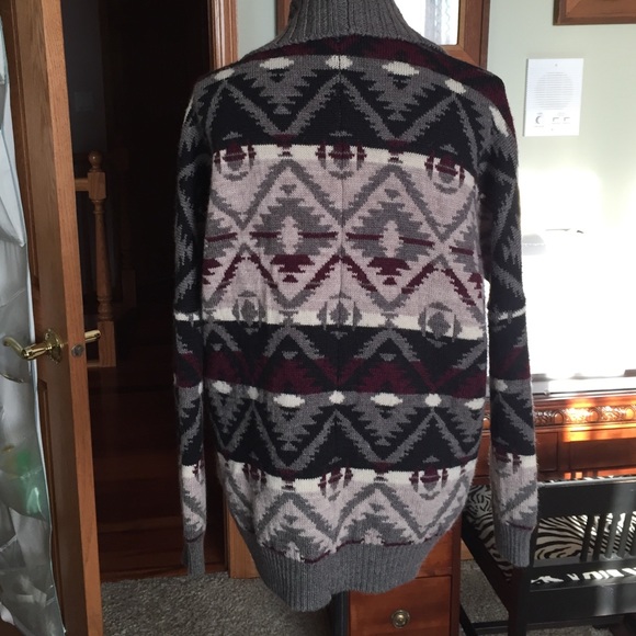American Eagle Cardigan - Picture 2 of 3