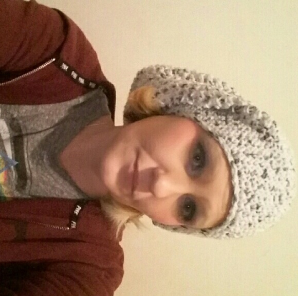 Meet your Posher, Samantha - Picture 2 of 3