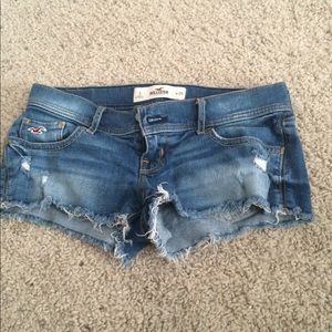 Denim low rise, faded short shorts