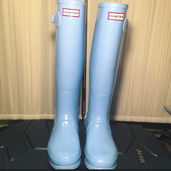 SOLD!! LN Hunter Boots - Picture 3 of 4