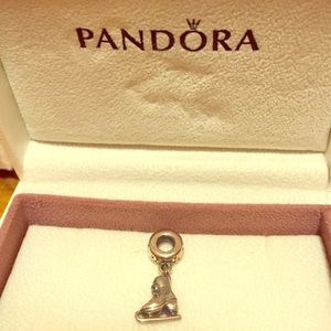 Pandora ice skate charm ⛸