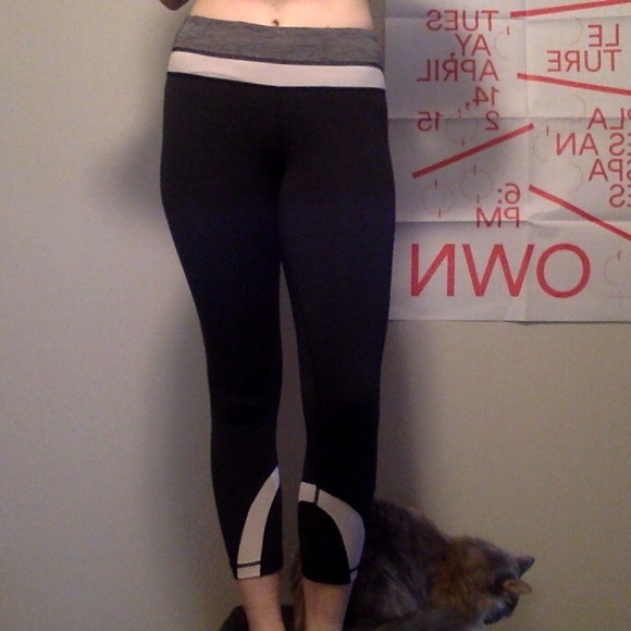 Lululemon run inspire Sz 4 Black light pink