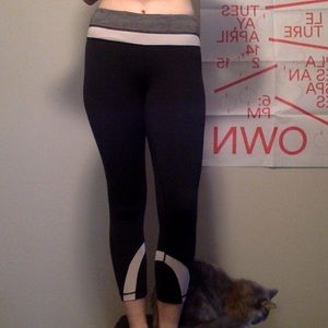 Lululemon run inspire Sz 4 Black light pink