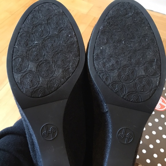 Lindsay Phillips Wedges - Picture 3 of 5