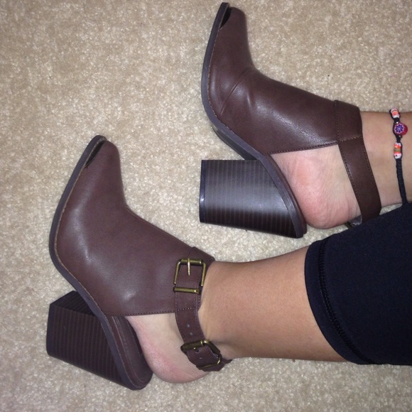 Leather shoes