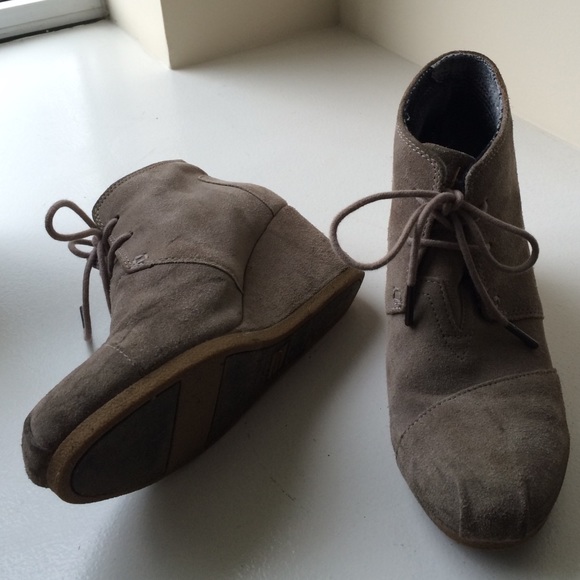 TOMS Desert Wedge Boots