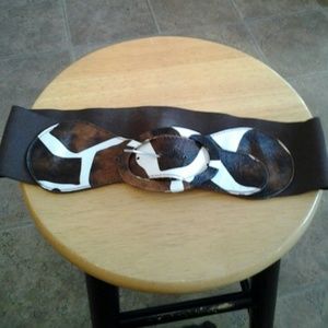 Giraffe print belt.