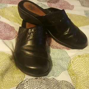 Black Earth Origins Clogs