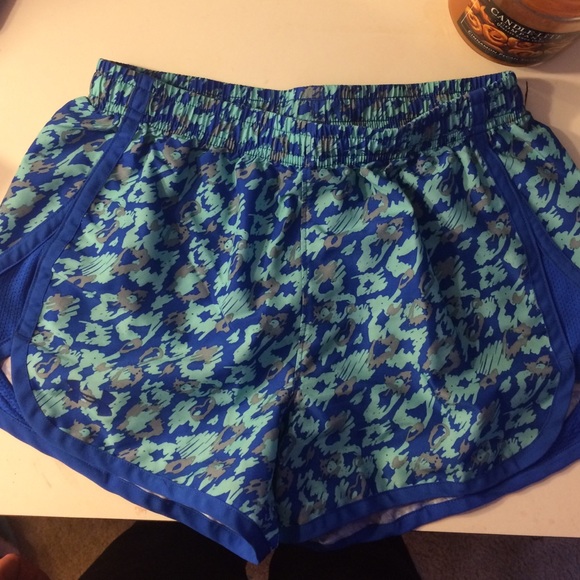 Under Armor Heat Gear running shorts