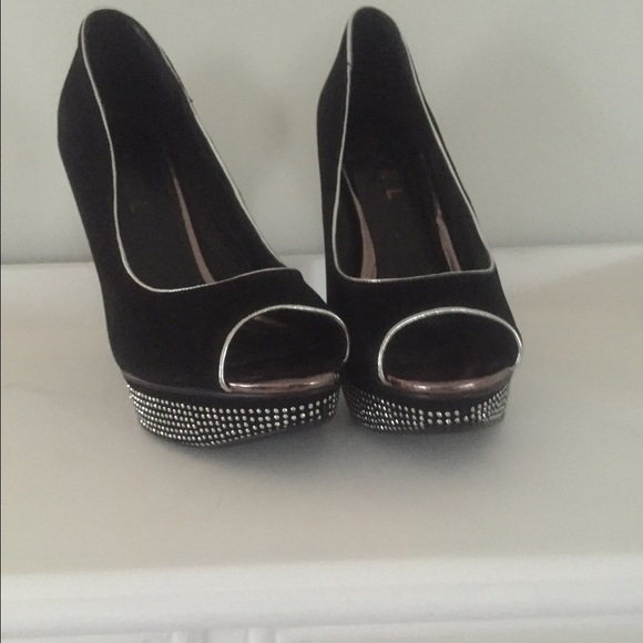 Pumps with platform - Picture 3 of 3