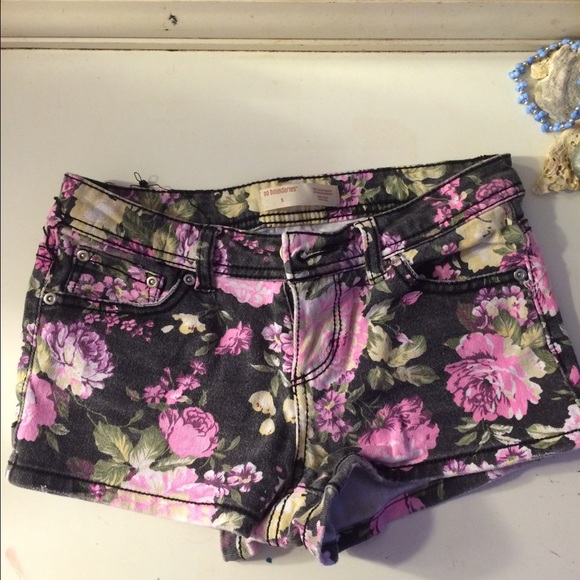 Floral Shorts - Picture 1 of 1