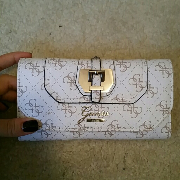Guess wallet