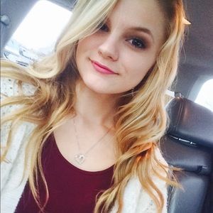 Meet your Posher, Zoe