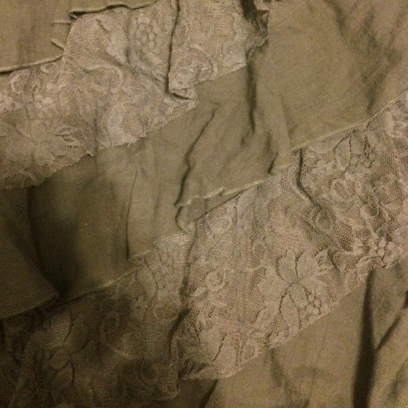 ruffled top - Picture 2 of 4