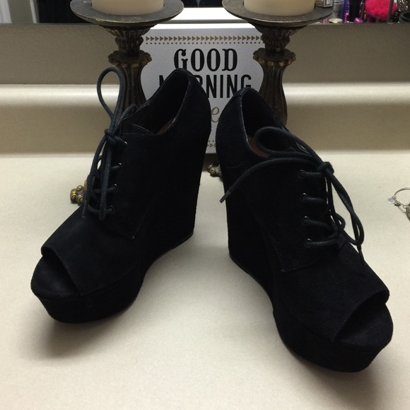 Steve Madden wedges