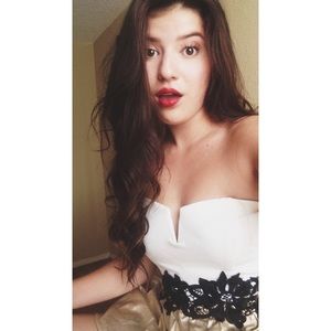 Meet your Posher, Valeska