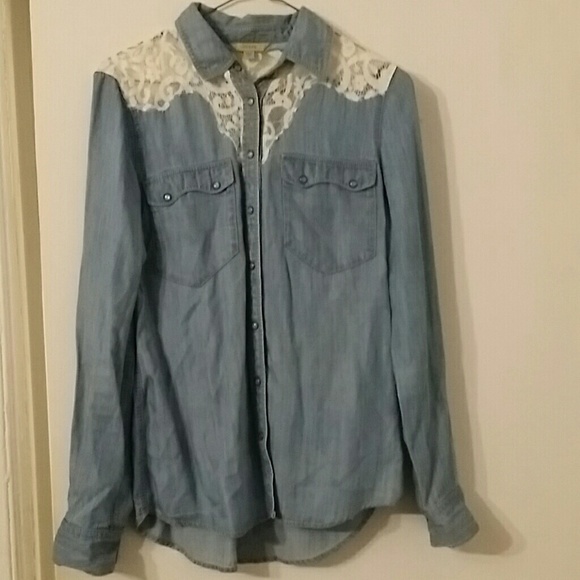 Denim shirt with lace shoulder and back