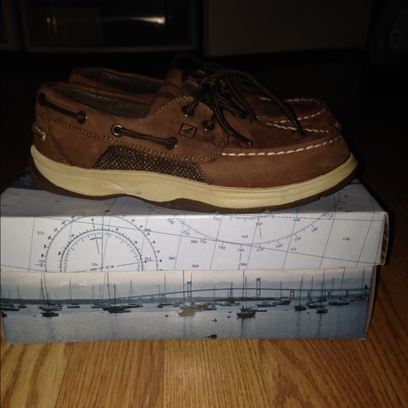 Authentic sperry shoe