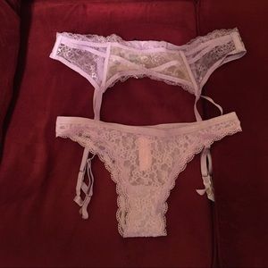 Garter belt with itsy panty