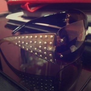 GUESS Sunglasses