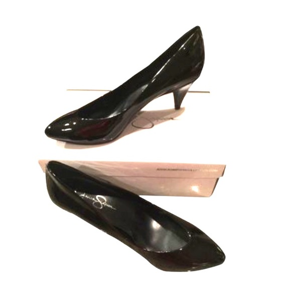 Jessica Simpson black patent leather pumps