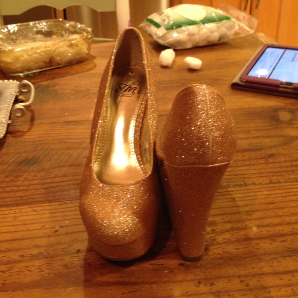 gold sparkly wedges