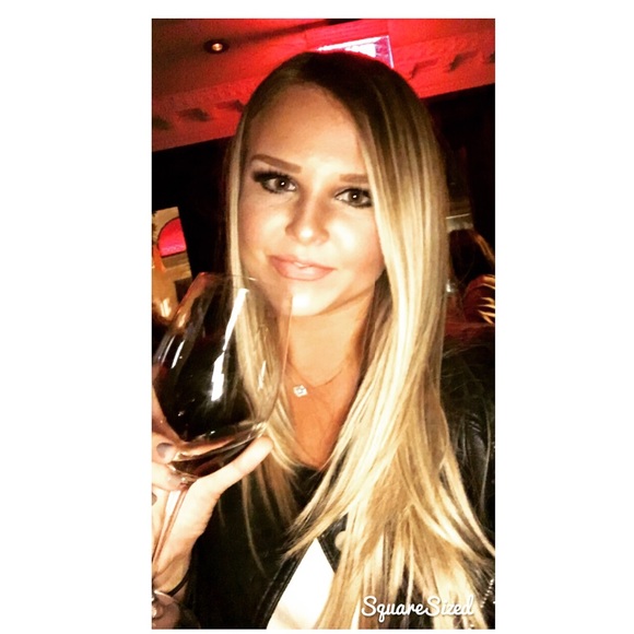 Meet your Posher, Amanda - Picture 1 of 1
