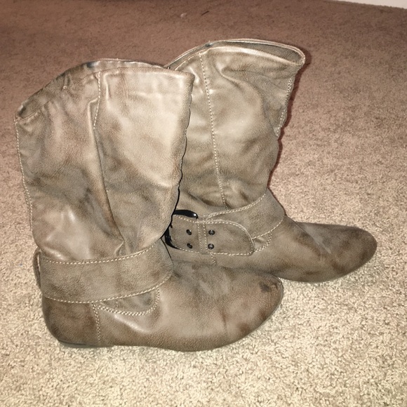 Tan low boots with a buckle