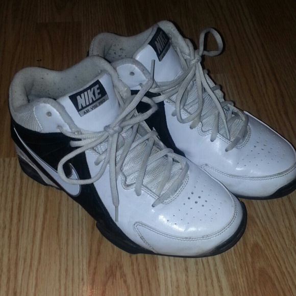 Nike mid sneakers size 7.5