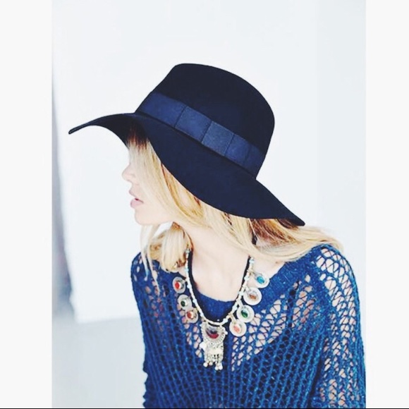 HP: BRIXTON piper fedora in navy blue !