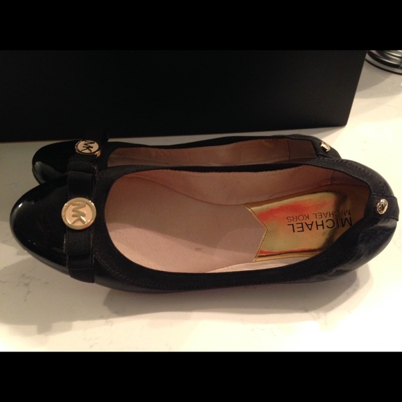 Michael Kors shoes. - Picture 2 of 2