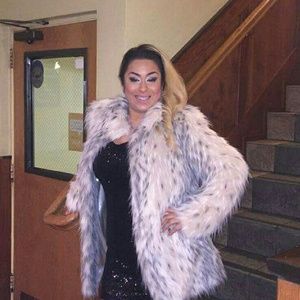 Meet your Posher, Yajaira
