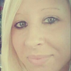 Meet your Posher, Ehrin