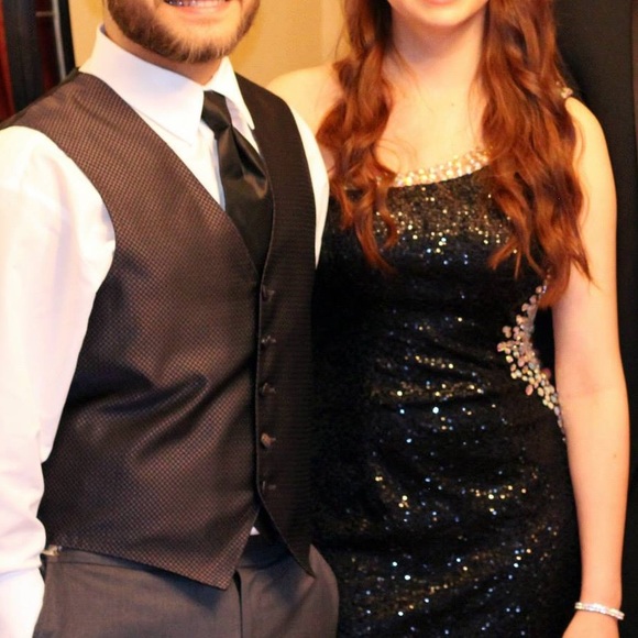 Black sequin prom dress. make an offer! - Picture 3 of 4