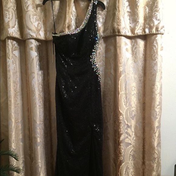 Black sequin prom dress. make an offer! - Picture 4 of 4