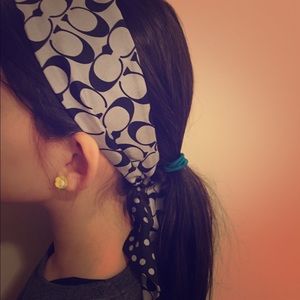 2 Reversible coach head/neck scarf