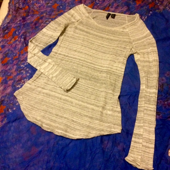 💠CYNTHIA ROWLEY TOP💠 - Picture 2 of 3